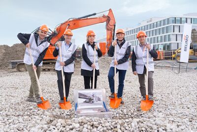 Spatenstich mit Zeitkapsel