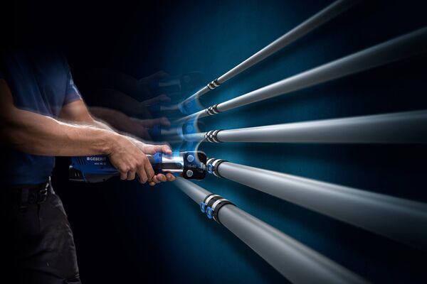 Geberit FlowFit: blaue Pressbacke