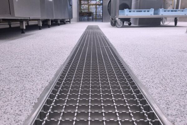 Entwässerungslösungen in Standard-Edelstahl