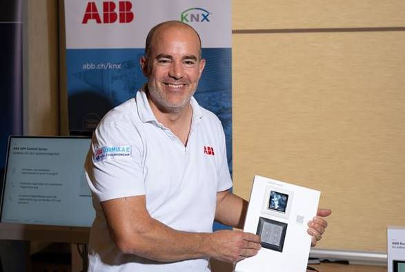 Stefan Bätscher (Verkaufsingenieur Industrie und Gebäudeautomation)