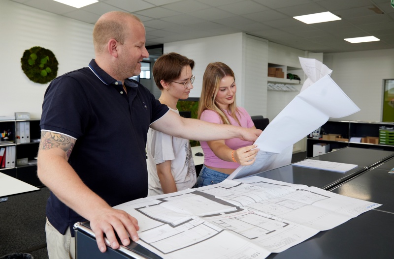 Thomas Stöckli, Ausbildungsverantwortlicher bei Climeco AG: «Man muss sie etwas aus der Reserve locken. Denn sie haben Kontakte zu Architekten und Behörden. Das ist etwas, das man ihnen beibringen muss