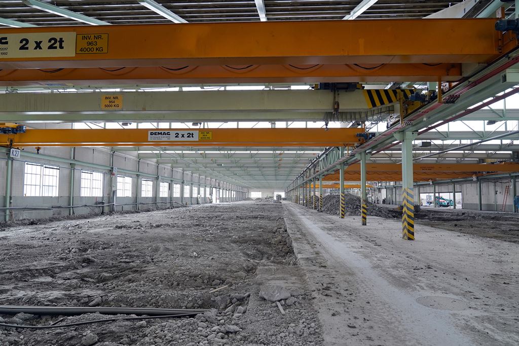 Vorbereitungsarbeiten für die neue Pulverbeschichtungsanlage.