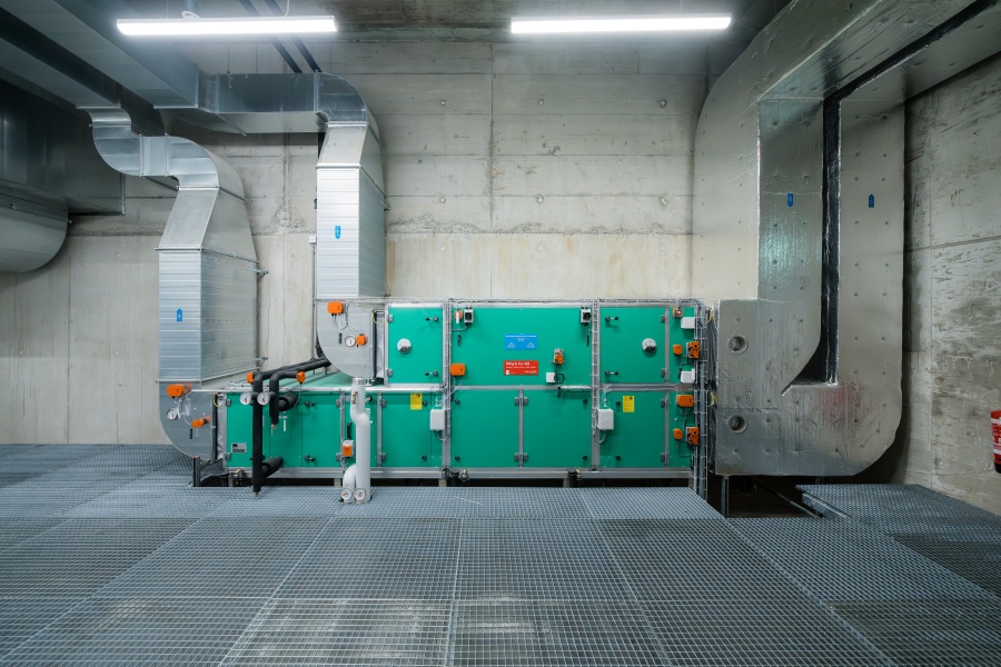 Der hier grossdimensionierte, von der Lüftungssparte der Firma Haelg & Co. AG installierte, Monoblock