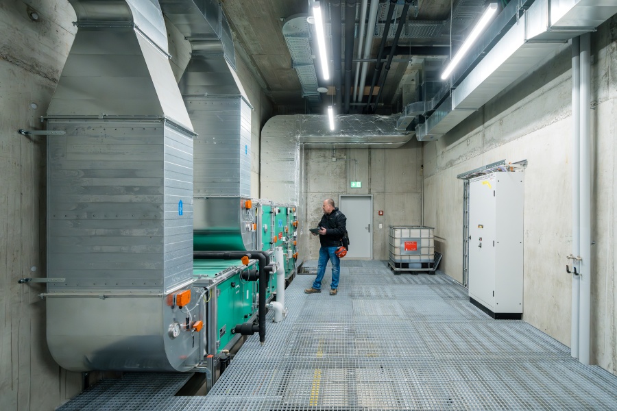 Kontrollgang bei einer der bereits installierten Lüftungsanlagen.