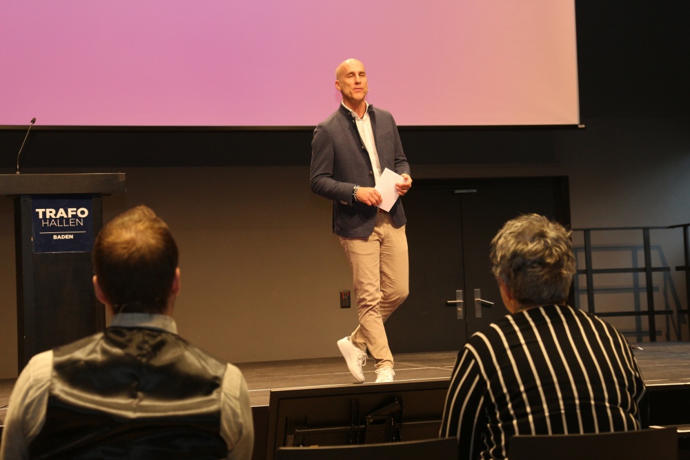 Moderator Michael Sokoll