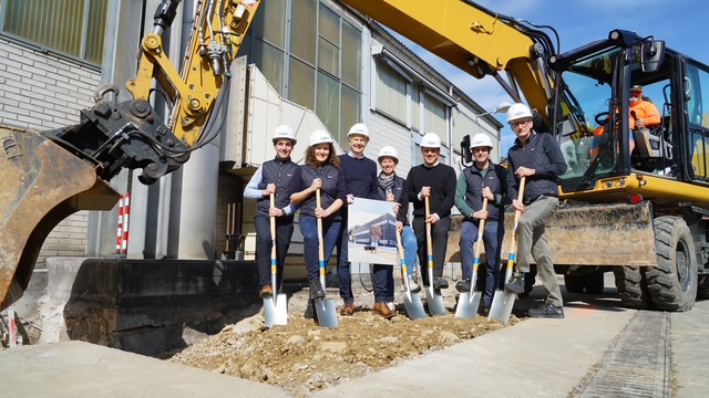 Die Geschäftsleitung des GF Produktionsstandorts in Sissach (Schweiz) beim Spatenstich