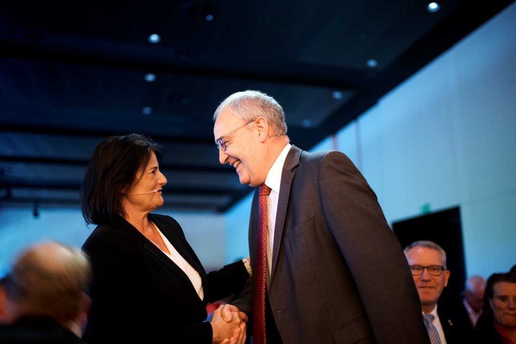 Die Berner Regierungsrätin Christine Häsler und Bundesrat Guy Parmelin