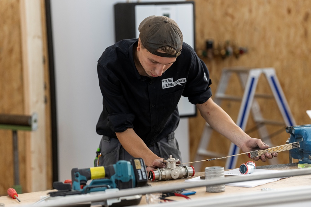 Oliver Ihriger, Sanitärinstallateur